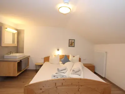 Ein Bett oder Betten in einem Zimmer der Unterkunft Holiday Home Sonnblick by Interhome
