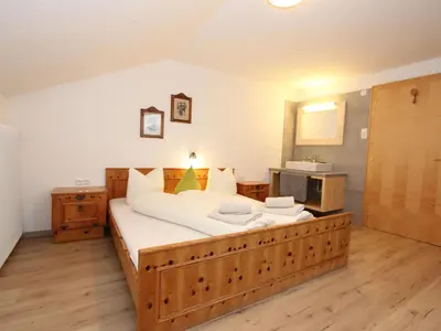 Ein Bett oder Betten in einem Zimmer der Unterkunft Holiday Home Sonnblick by Interhome