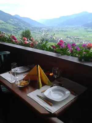 Ein allgemeiner Bergblick oder ein Berglick von der Ferienwohnung aus
