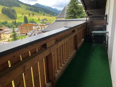 Ein allgemeiner Bergblick oder ein Berglick von der Ferienwohnung aus
