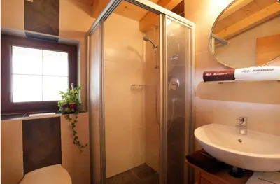 Ein Badezimmer in der Unterkunft Appartement Annemarie