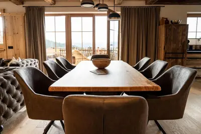 Ein Sitzbereich in der Unterkunft Wochenbrunner Chalets
