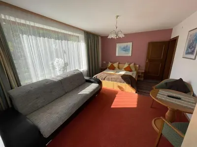 Ein Sitzbereich in der Unterkunft Appartment Sonnenschein
