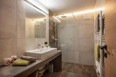 Ein Badezimmer in der Unterkunft Appartements Rosengarten