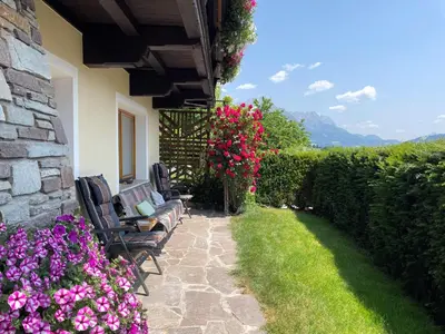 Ein allgemeiner Bergblick oder ein Berglick von der Ferienwohnung aus