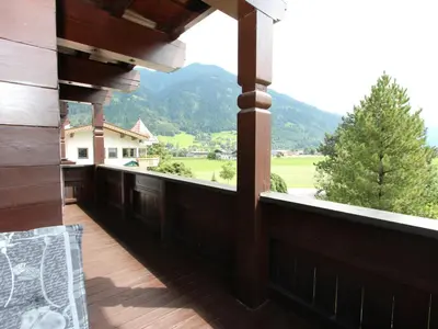 Ein allgemeiner Bergblick oder ein Berglick von der Ferienwohnung aus