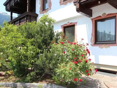 Ein Garten an der Unterkunft Apartment Römerhof-4 by Interhome