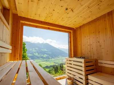 Ein allgemeiner Bergblick oder ein Berglick von der Ferienwohnung aus