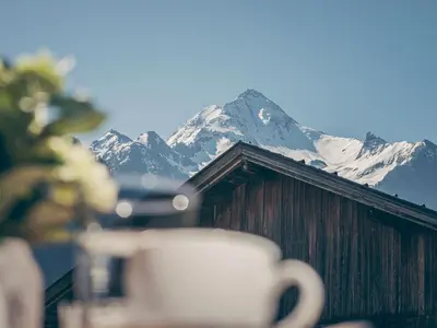 Ein allgemeiner Bergblick oder ein Berglick von der Ferienwohnung aus