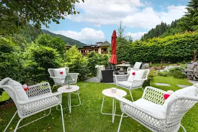 Ein allgemeiner Bergblick oder ein Berglick von der Pension aus