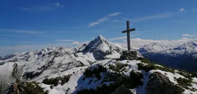 Ein allgemeiner Bergblick oder ein Berglick von der Ferienwohnung aus
