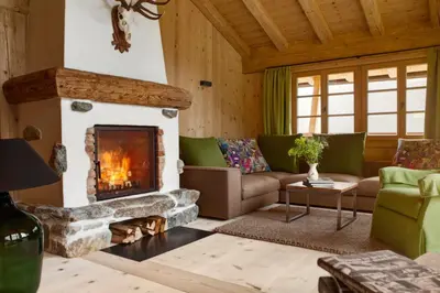 Ein Sitzbereich in der Unterkunft HochLeger - Chalet Refugium am Berg