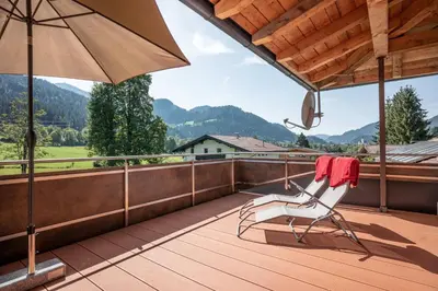 Ein allgemeiner Bergblick oder ein Berglick von der Ferienwohnung aus