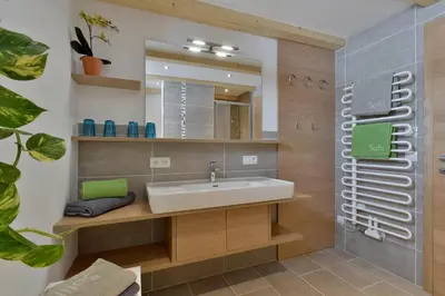 Ein Badezimmer in der Unterkunft Haus Erika