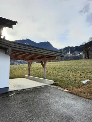 Ein allgemeiner Bergblick oder ein Berglick von der Ferienwohnung aus