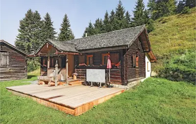 Das Gebäude in dem sich das Ferienhaus befindet