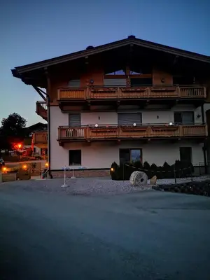 Das Gebäude in dem sich das Aparthotel befindet
