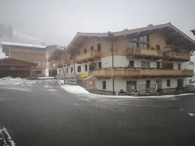 Das Gebäude in dem sich das Aparthotel befindet