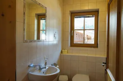 Ein Badezimmer in der Unterkunft Lederer Zuhaus