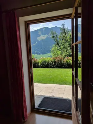 Ein allgemeiner Bergblick oder ein Berglick von der Ferienwohnung aus