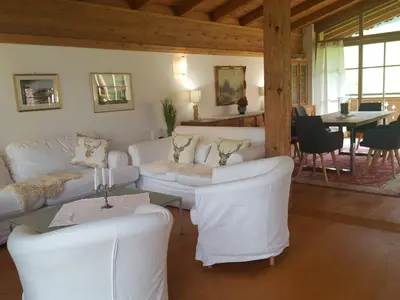Ein Sitzbereich in der Unterkunft LuxusChalet Happy Home Tyrol