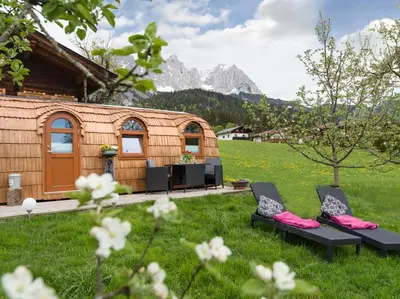 Ein allgemeiner Bergblick oder ein Berglick von der Ferienwohnung aus