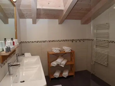 Ein Badezimmer in der Unterkunft Chalet in Neukirchen near Wildkogel Arena