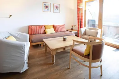 Ein Sitzbereich in der Unterkunft Holiday flat Bärlerhof XXL, Königsleiten