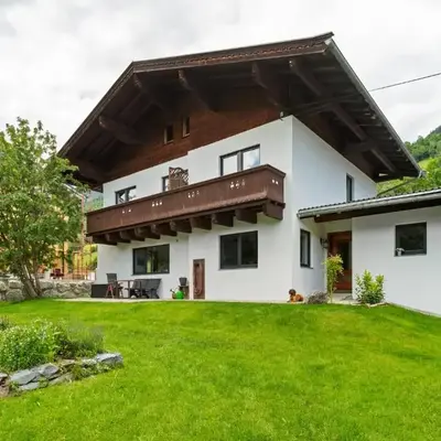 Chalet Bramberg near Ski Slopes