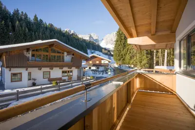 Ein allgemeiner Bergblick oder ein Berglick von der Ferienwohnung aus