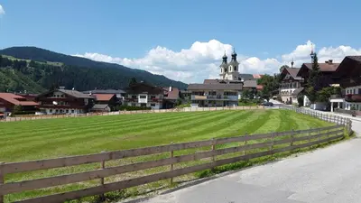 Ein allgemeiner Bergblick oder ein Berglick von der Ferienwohnung aus