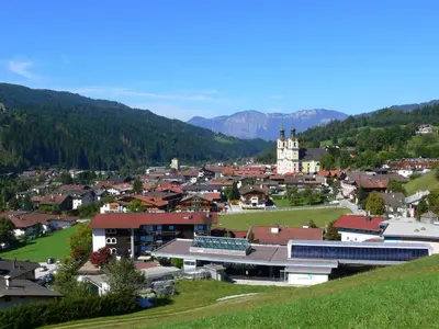 Ein allgemeiner Bergblick oder ein Berglick von der Ferienwohnung aus
