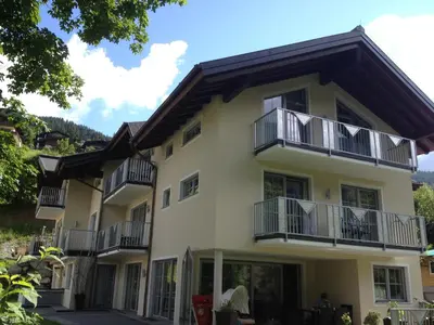 Das Gebäude in dem sich die Ferienwohnung befindet