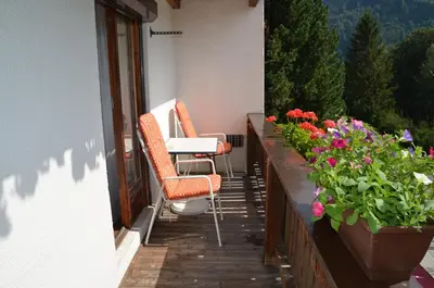 Ein allgemeiner Bergblick oder ein Berglick von der Ferienwohnung aus