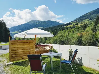Ein allgemeiner Bergblick oder ein Berglick von der Pension aus