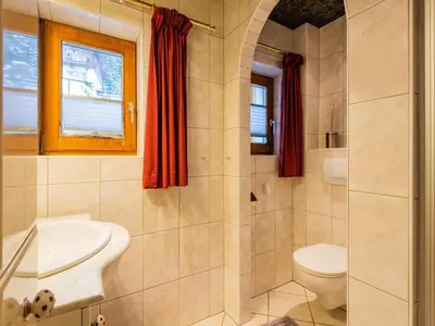 Ein Badezimmer in der Unterkunft Apartment in Kitzbühel near Ski Lifts