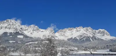 Ein allgemeiner Bergblick oder ein Berglick von der Ferienwohnung aus