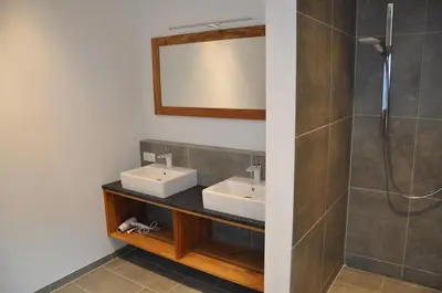Ein Badezimmer in der Unterkunft Seebach Chalets