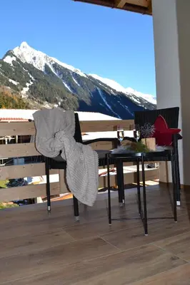 Ein allgemeiner Bergblick oder ein Berglick von der Ferienwohnung aus