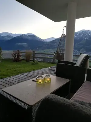 Ein allgemeiner Bergblick oder ein Berglick von der Ferienwohnung aus