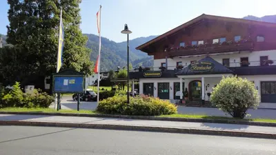 Ein allgemeiner Bergblick oder ein Berglick von der Pension aus