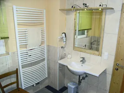 Ein Badezimmer in der Unterkunft Apartment in Aschau near Ski Lift Kaltenbach