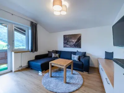 Ein Sitzbereich in der Unterkunft Apartment in Bramberg near Ski Lift