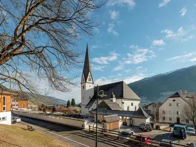 Ein allgemeiner Bergblick oder ein Berglick von der Ferienwohnung aus