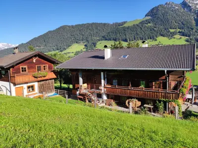 Ein allgemeiner Bergblick oder ein Berglick von der Ferienwohnung aus