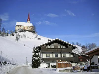 Apartment in Fügen near Ski Slopes im Winter