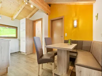 Ein Sitzbereich in der Unterkunft Sunlit Apartment near Ski Area in Hollersbach im Pinzgau