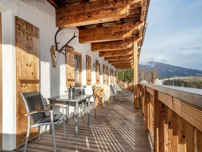 Ein allgemeiner Bergblick oder ein Berglick von der Ferienwohnung aus