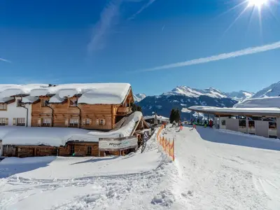 Apartment with Sauna and Ski In Out im Winter