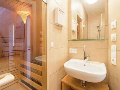 Ein Badezimmer in der Unterkunft Chalet in Mittersill near Ski Slopes
